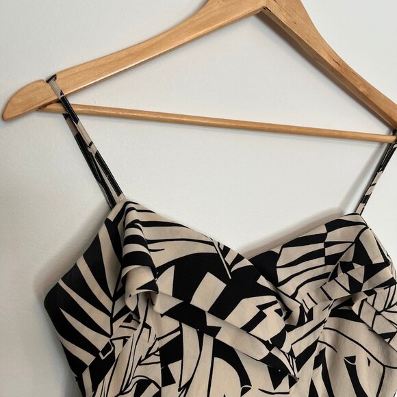 Billabong. Short Dress. Beige with Black Pattern. Size Medium. Womens. - Picture 5 of 11